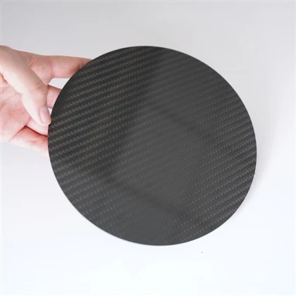 Wie langlebig sind maßgefertigte Kohlefaserplatten?